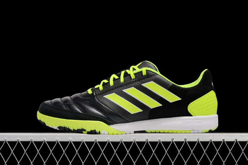 Chuteira adidas Competition Top