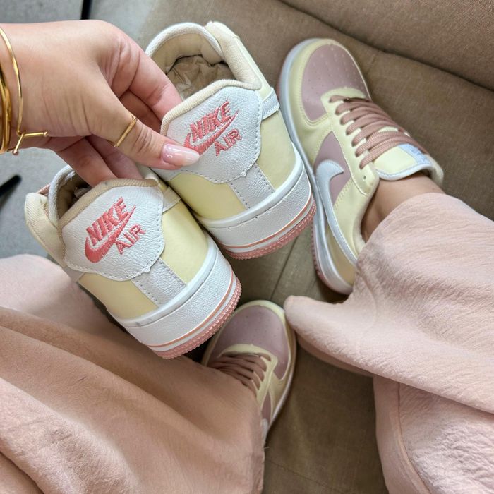 Air Force 1 Branco/Rosa e Amarelo