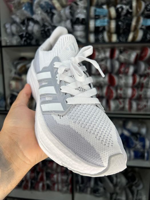 UltraBoost 2.0 - (Primeira Linha) x Branco/Cinza