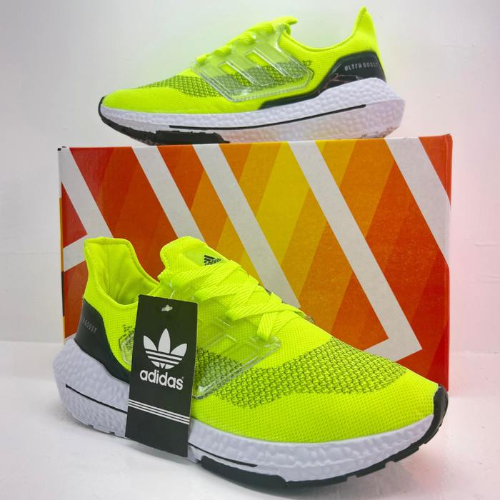 UltraBoost - (Primeira Linha) x Verde