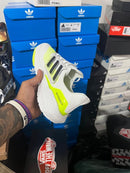 UltraBoost - (Primeira Linha) x Branco/Verde