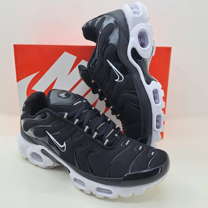 Nike TN Plus Vietnã importado - Preto/Branco
