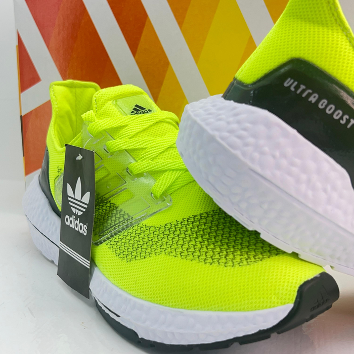 UltraBoost - (Primeira Linha) x Verde